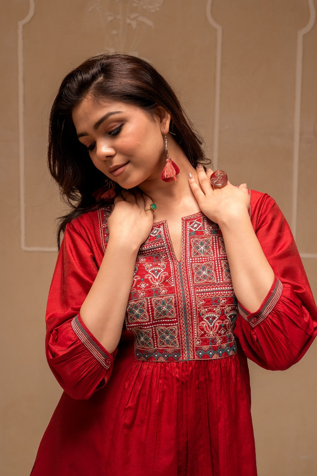 Maroon Solid Viscose Gathered Tunic and Pants Co-ord Set with Thread Work