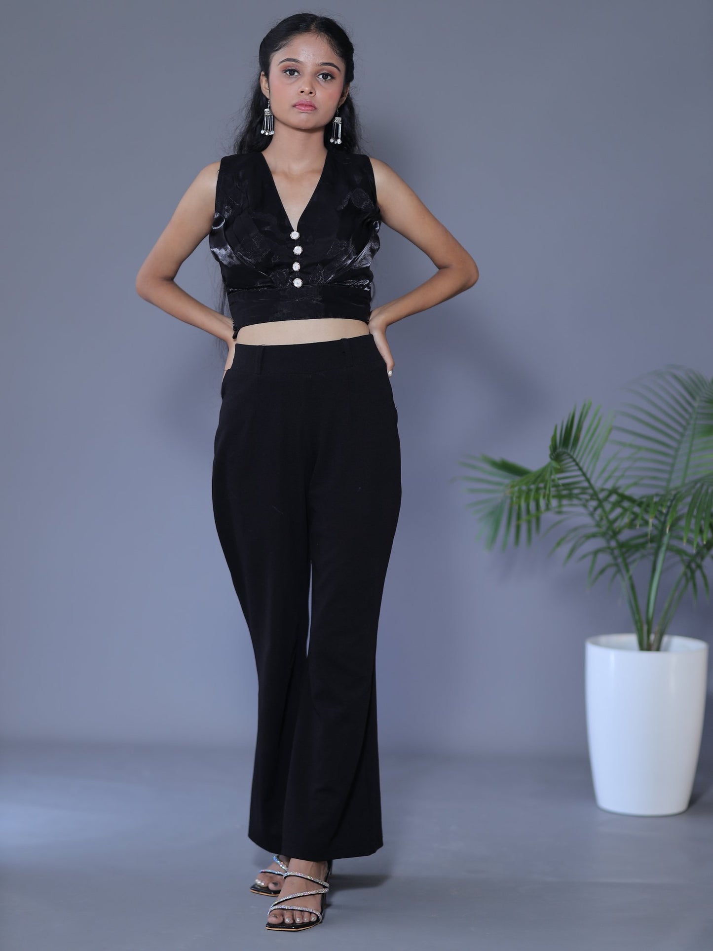 Zimichoo Sleeveless Blouse - Black